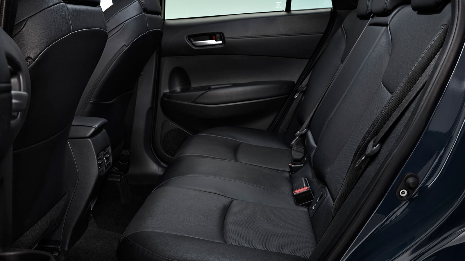 Ανανεωμένη και με έκδοση GR Sport η Toyota Corolla Cross